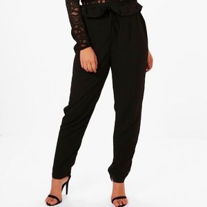 Ruffle waist pant